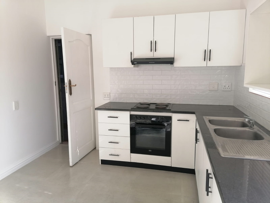 2 Bedroom Property for Sale in Wetton Western Cape